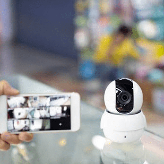 Wireless camera connected to mobile device